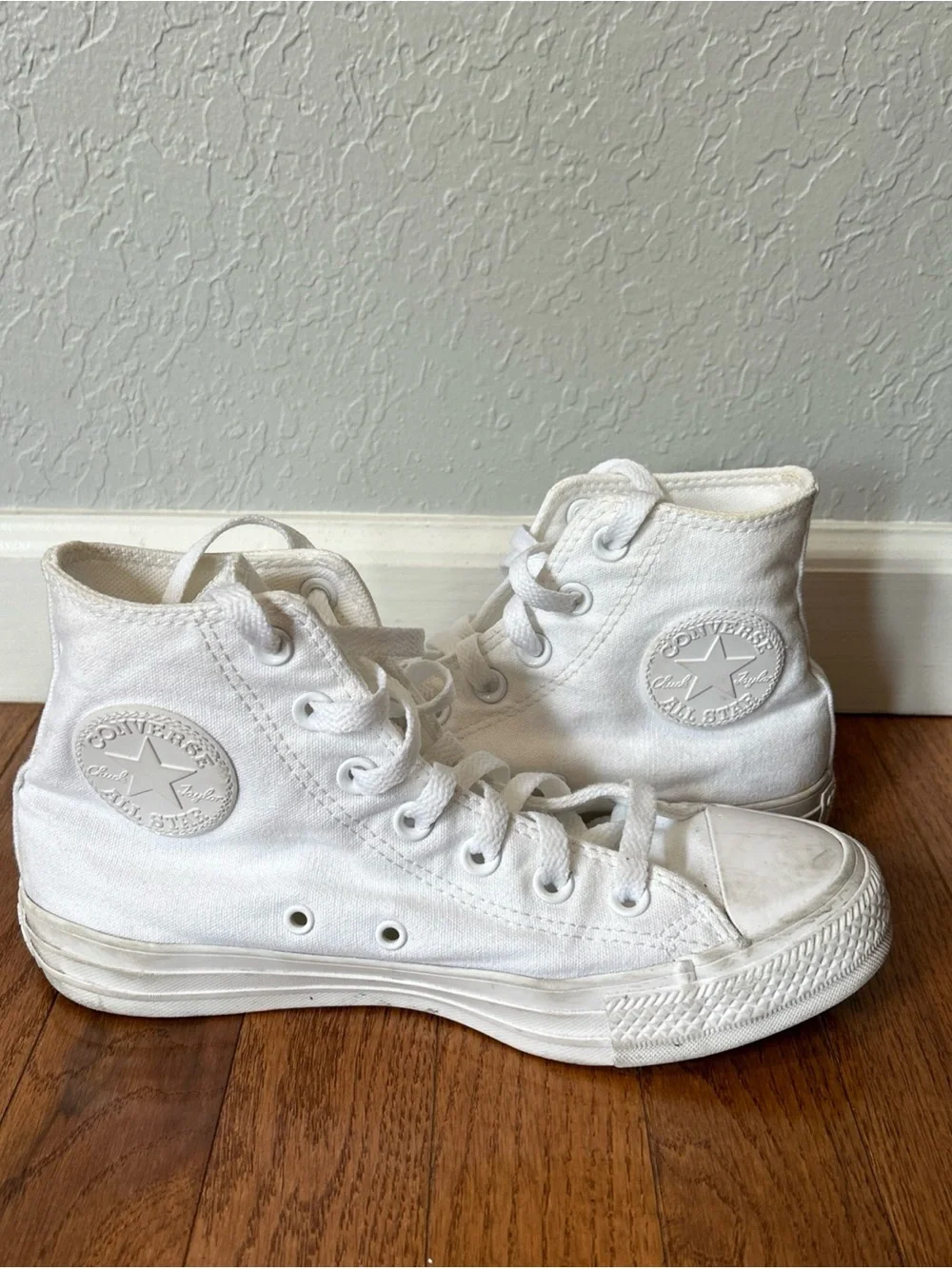 Converse Chuck Taylor Sneakers High Top Shoes Women’s Size 7 White - Picture 8 of 11